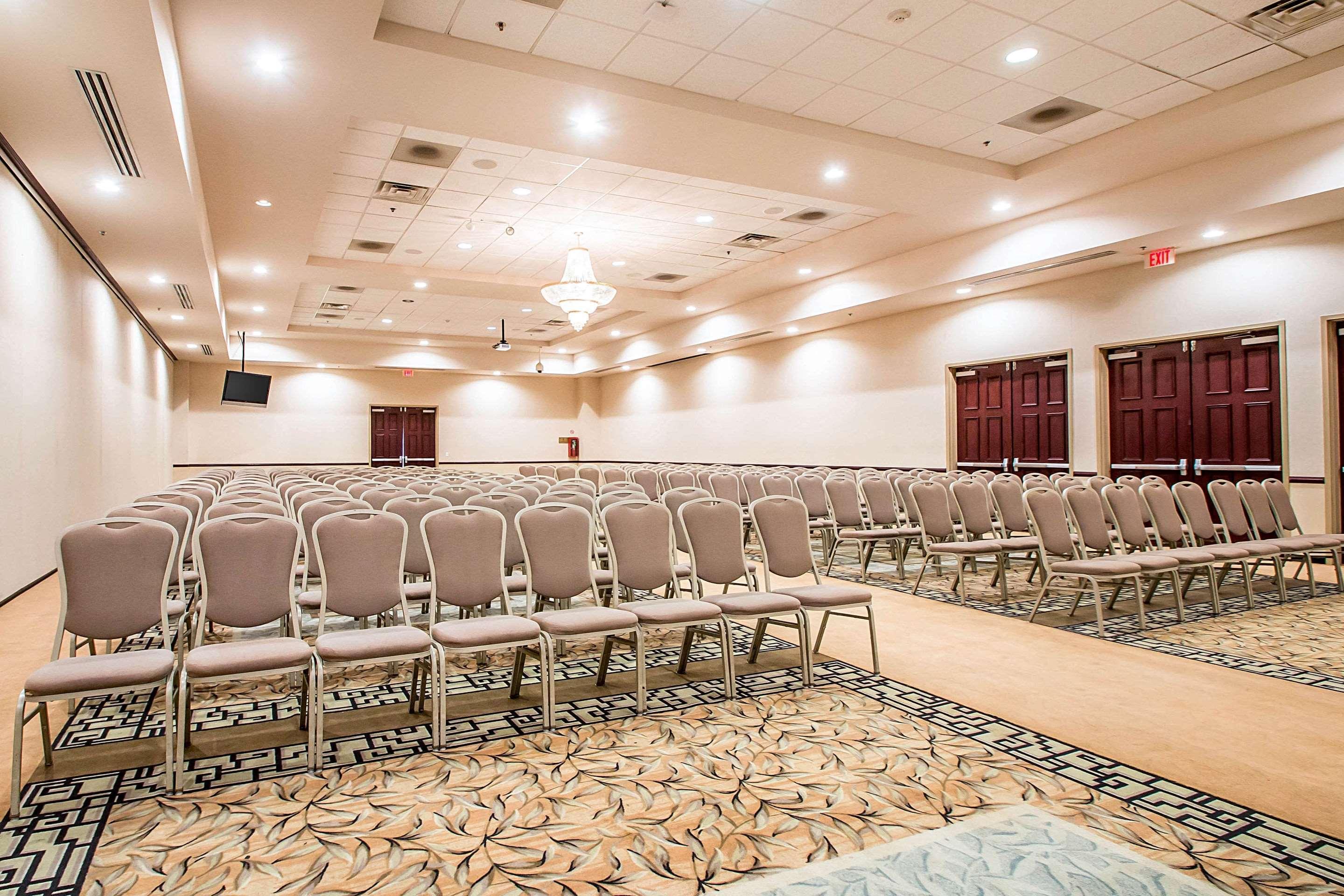 Clarion Inn Elmhurst - Oak Brook Near I-88, I-290, I-294 Екстериор снимка