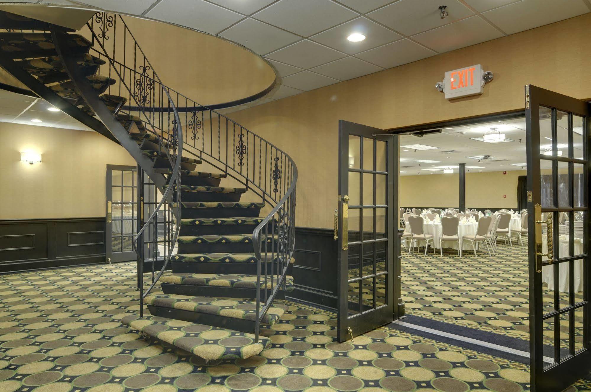 Clarion Inn Elmhurst - Oak Brook Near I-88, I-290, I-294 Екстериор снимка