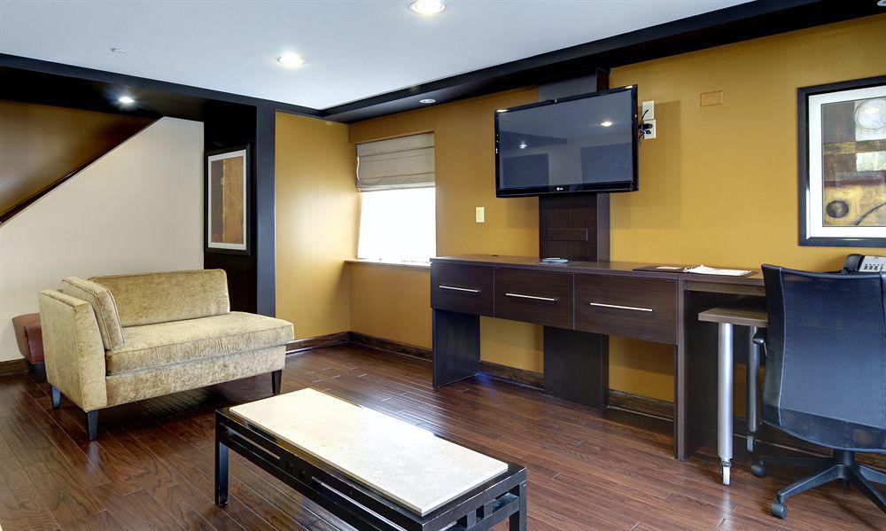 Clarion Inn Elmhurst - Oak Brook Near I-88, I-290, I-294 Екстериор снимка